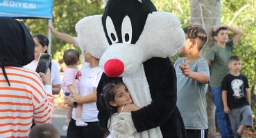 Alikahya'da gündüz ayrı gece ayrı eğlence