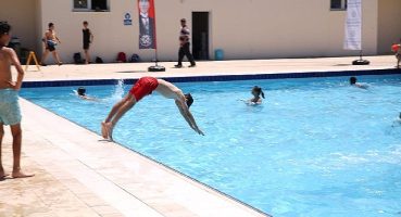 Aydın Büyükşehir Belediyesi'nden Karacasulu çocuklara karne hediyesi