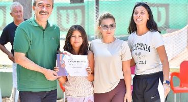 Genç tenisçiler sertifikalarını aldı