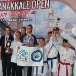 niluferli-sporcular-karate-turnuvasindan-odulle-dondu.jpg