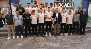 Sporun Başkenti Kocaeli'nin Başarılı Sporcuları Başkan Büyükakın ile buluştu