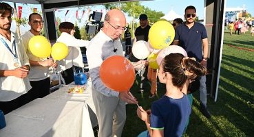 Çocukların yaz eğlencesi Sille Seyir Tepesi Uçurtma Şenliği yine dopdolu geçti