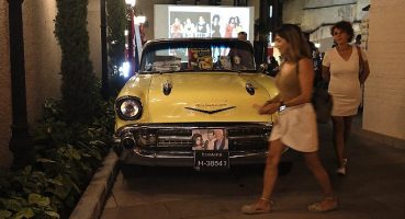Göksel Arsoy'un 1957 model Chevrolet'si Sanathane'de sergilendi
