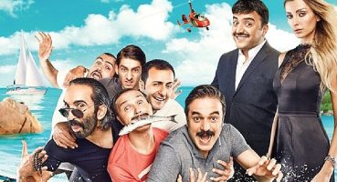 Gölcük'te açık havada sinema keyfi “Geniş Aile 2: Her Türlü” ile devam ediyor