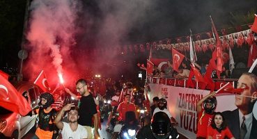 Yenişehir Belediyesi zaferin coşkusunu sokaklara taşıdı