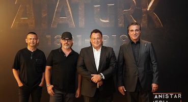 Yönetmen Mehmet Ada Öztekin: “Atatürk, yetim kalmış bir çocuğu kahraman yapan ateşin öyküsü"