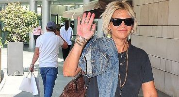 Ayşe Arman öğle yemeği için geldiği Kanyon'da görüntülendi