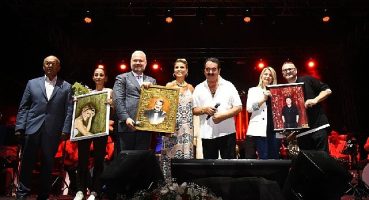 İmparator Söyledi, Asarlık Halay Çekti