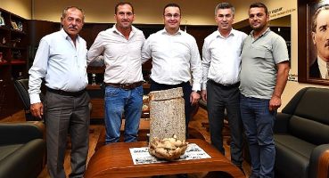 Mustafakemalpaşa tarımda yeni bir kapı araladı: Kütük Mantarı Yetiştiriciliği