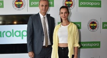 Oyuncuyum diyen tiyatro yapmalı