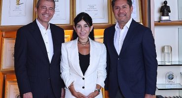 Akbank'ta Bayrak Değişimi: Hakan Binbaşgil Yönetim Kurulu Başkan Yardımcısı ve Murahhas Üyeliğe Atandı; Kaan Gür Genel Müdürlük Görevine Getirildi