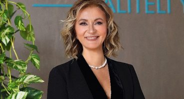 Aynada Görünen 'Sen' ile Barışık Olmak