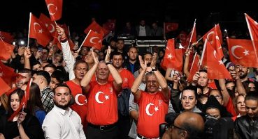 Kemer'de Bayrak Yürüyüşü ve Fener Alayı