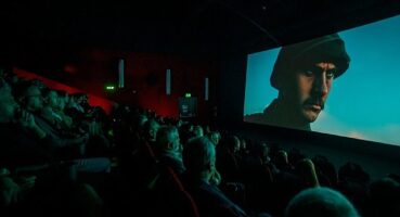 Başkan Soyer, Atatürk filmini öğretmenlerle izledi