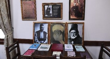 Bu kütüphanede 700 yıllık şiir mirası var