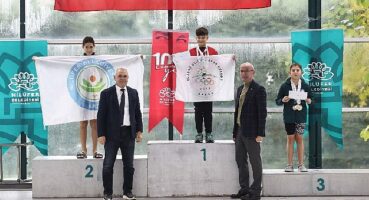 Nilüfer Belediyesi: Yüzme yarışmasında dereceye girenler ödüllendirildi