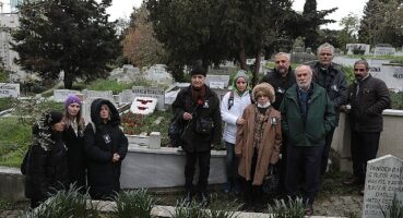 Usta sanatçı Kerem Yılmazer mezarı başında anıldı