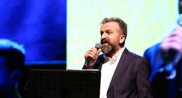 Üstat Karakoç muhteşem bir gecede şiirleriyle anıldı