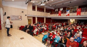 9. İzmir Çocuk ve Gençlik Edebiyatı Günleri başladı Soyer: “Cesaretiniz arttıkça özgürleşirsiniz"