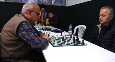 Dedeler ve torunlar satrançta yarıştı