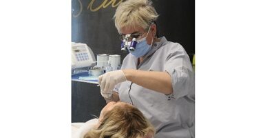 Dijital diş hekimliği ile biyolojiyi koruyan implant