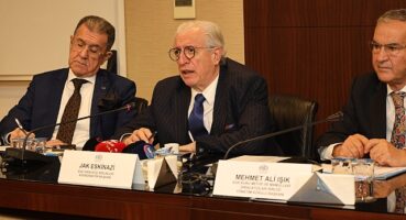 Ege Bölgesi'nden kuru meyve ihracatı 1 milyar dolara koşuyor