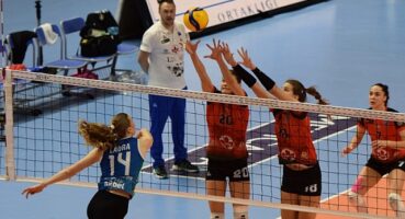 Nilüfer'in sultanları Avrupa'da yarı finalde