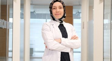 Sigara diş eti hastalıklarını şiddetlendiriyor…