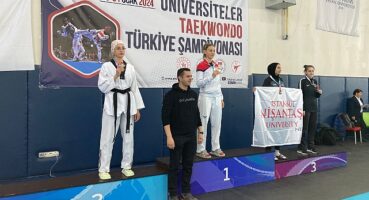 DEÜ'lü Tekvandocu Türkiye şampiyonasından Gümüş madalya ile döndü