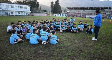 Kemer Belediyesi, geleceğin futbolcularını yetiştiriyor