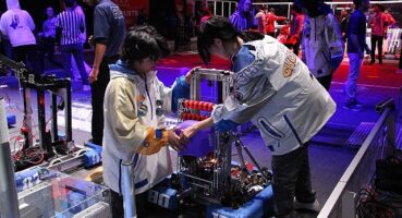 Genç Mucitler Arenada: İstanbul'da Gerçekleşen Robotik Yarışmalarının İlk Yarısı Tamamlandı