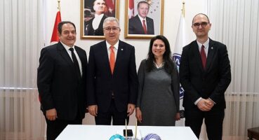 Türkiye'ye dönüş yapan Egeli akademisyen Dr. Günay Eşiyok, toksoplazmaya karşı attenüe aşı geliştirecek