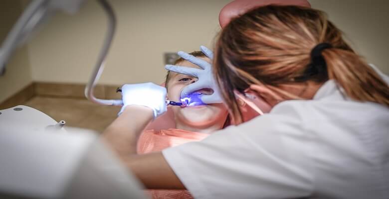 Diş Hekimi Asistanlığı ve Ağız Diş Sağlığı Sektöründe Kariyer Fırsatları