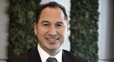 Esan Eczacıbaşı'nın yeni CEO'su Emre Kayışoğlu oldu