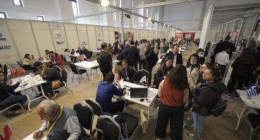 Türk doğal taş sektörü 3 koldan 19 ülkeden, 40 ithalatçıyı İzmir MARBLE Fuarı'na getiriyor