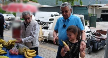 Başkan Topaloğlu pazar esnafını ziyaret etti