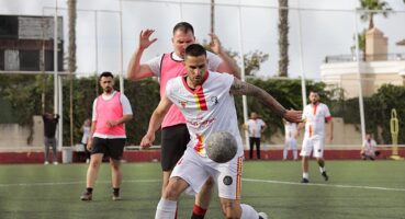 Narlıdere Belediyesi’nin, 19 Mayıs Atatürk’ü Anma Gençlik ve Spor Bayramı etkinlikleri kapsamında düzenlediği futbol turnuvasının ilk günü keyifli anlara sahne oldu