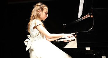 Öğrencilerden keman ve piyano resitali