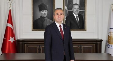 Sivas Belediye Başkanı Dr. Adem Uzun, Anneler Günü nedeniyle bir kutlama mesajı yayınladı